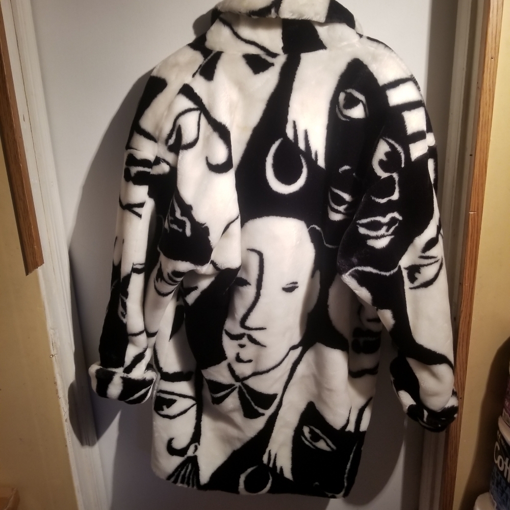 Black and White Graphic Women's Coat